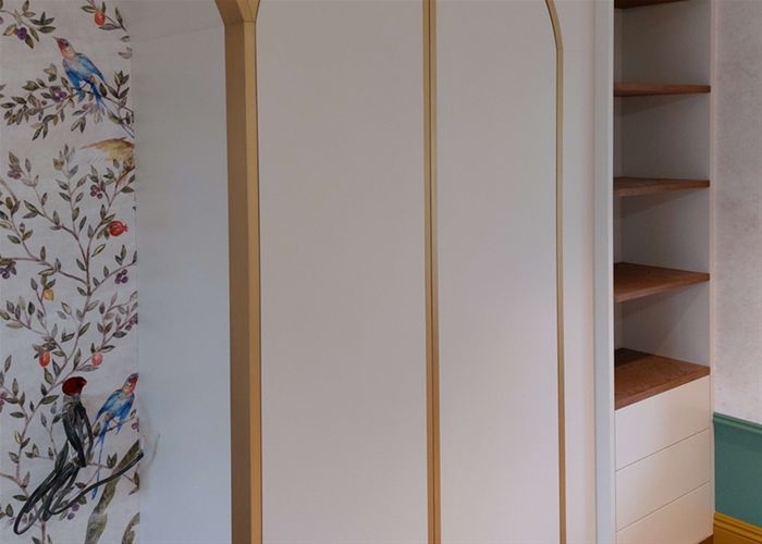 Мебель и латунь