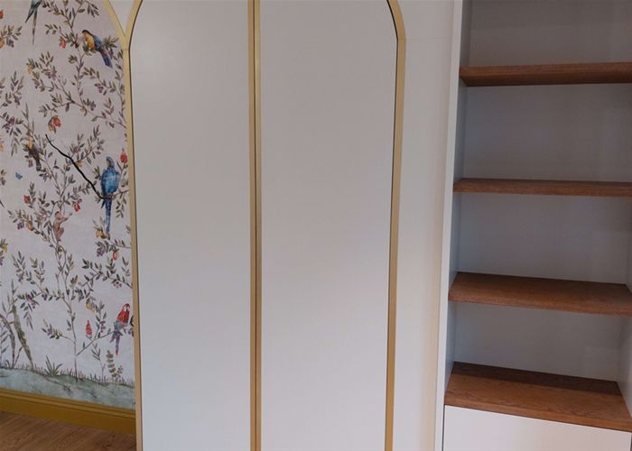 Мебель и латунь