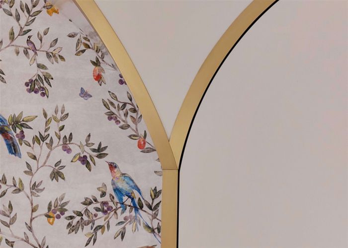 Мебель и латунь