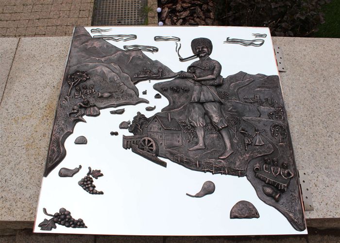 Кинто-медная картина на зеркале