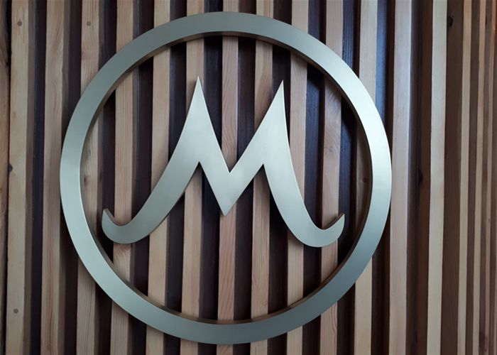 Латунная буква вензель