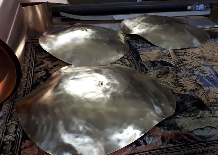 Медные и латунные люстры, светильники