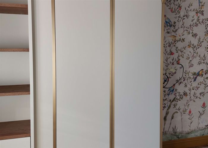 Мебель и латунь