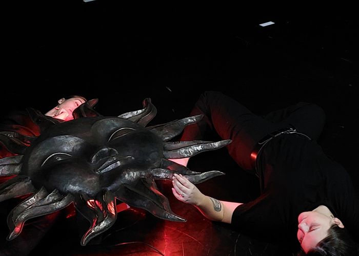 Медные и латунные люстры, светильники