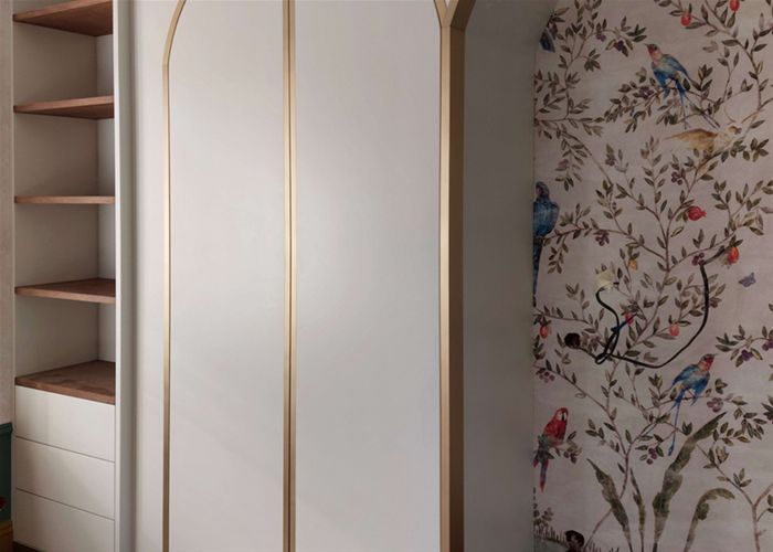 Мебель и латунь