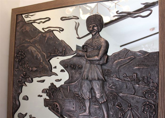 Кинто-медная картина на зеркале