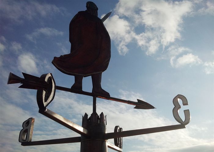 Флюгеры, шпили