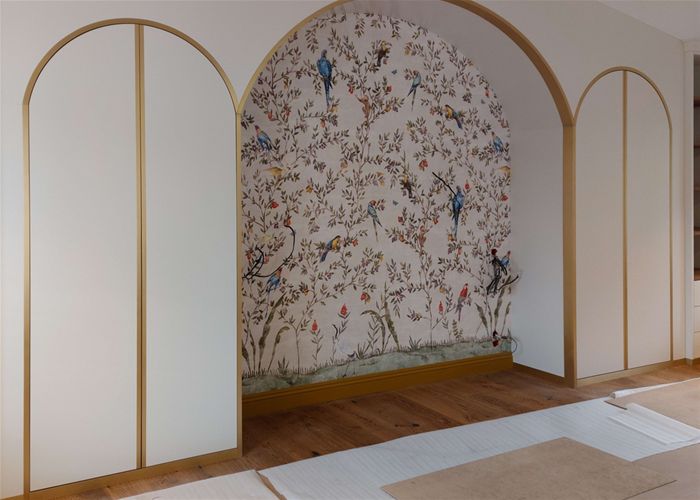 Мебель и латунь