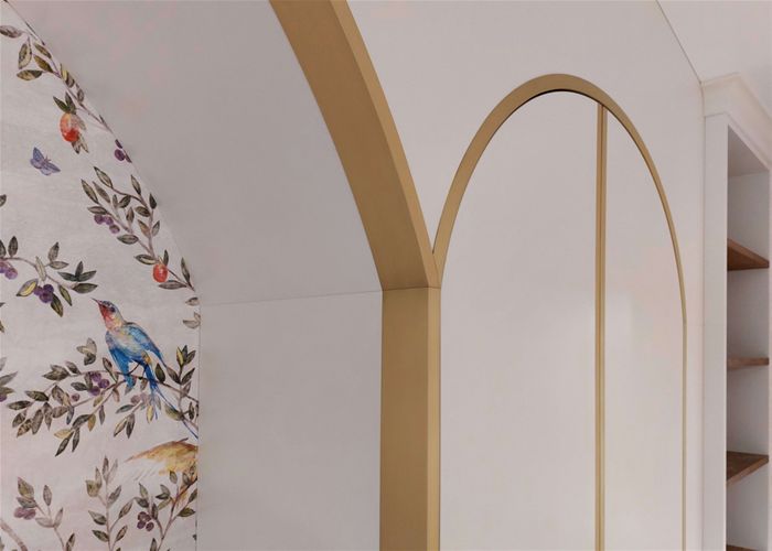 Мебель и латунь